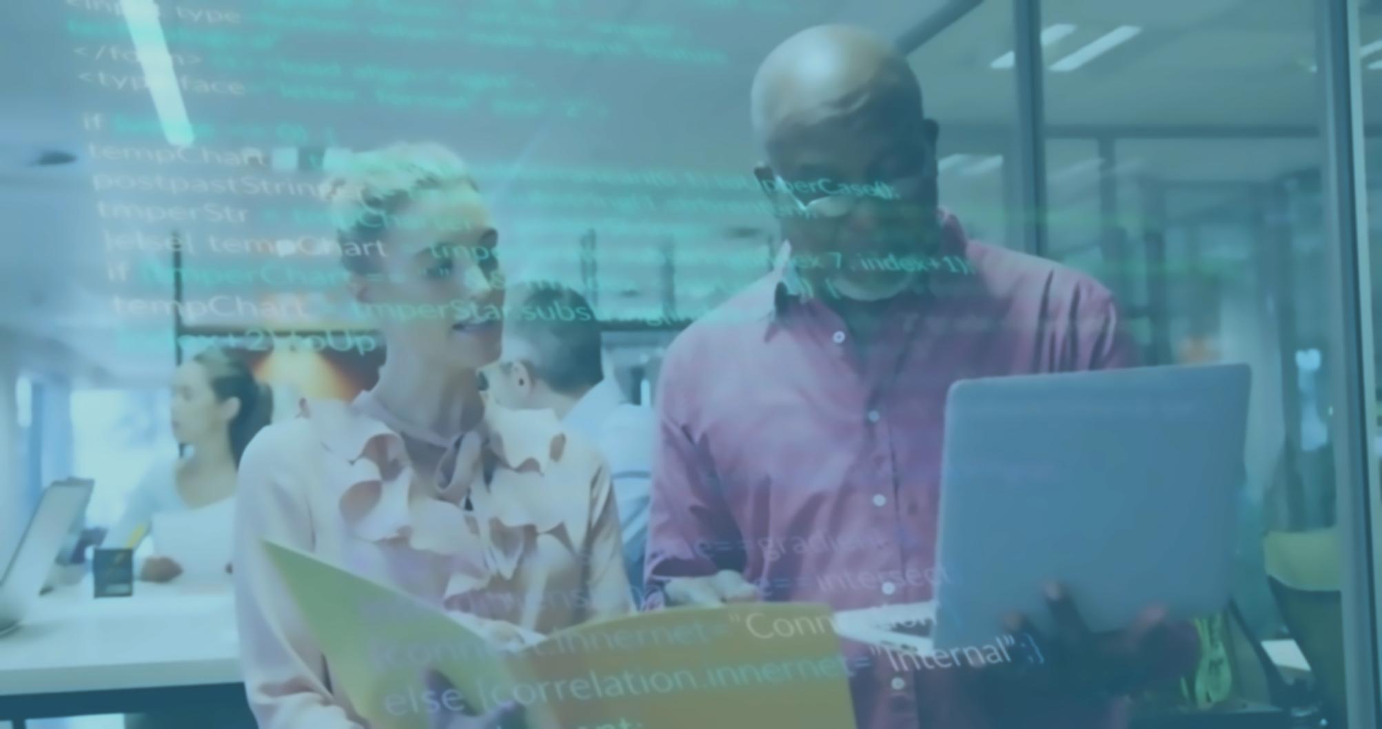 Team di designer al lavoro su progetti creativi